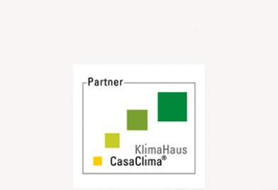 Wir sind Spezialisten für energieeffizientes Bauen. Durch alternative Heizsysteme, kontrollierte Wohnraumlüftung und luftdichte Installationen können auch Sie ökologisch und ressourcensparend bauen, und ganz nebenbei noch sparen!